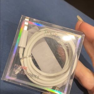 2/15$ 🦋 iPhone chargers